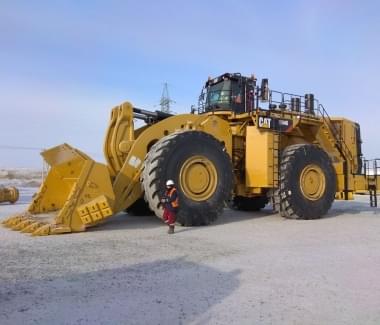 ПЕРВЫЙ В КАЗАХСТАНЕ КРУПНЕЙШИЙ ПОГРУЗЧИК CAT® 994K